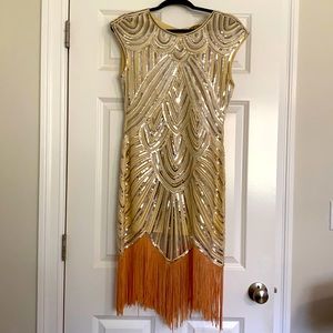 Gold/champagne sequin 1920s/flapper dress